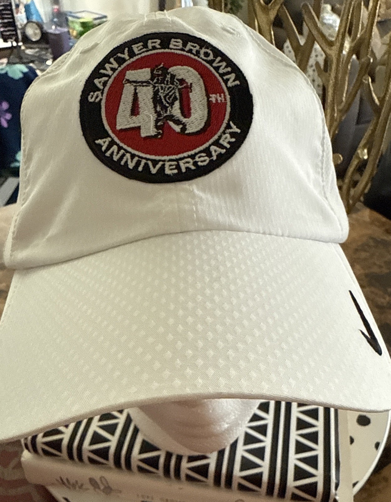 NEW NIKE Sawyer Brown Unisex Heritage 86 Sportswear White Futura Twill Hat