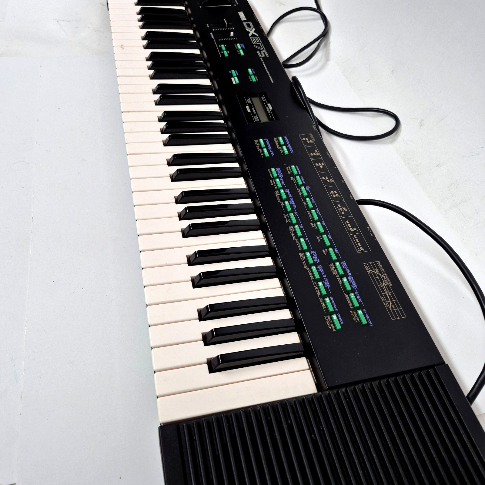 Yamaha DX27S FM Digital Programable Algorithm 61 Key Synthesizer Vtg 80's Japan