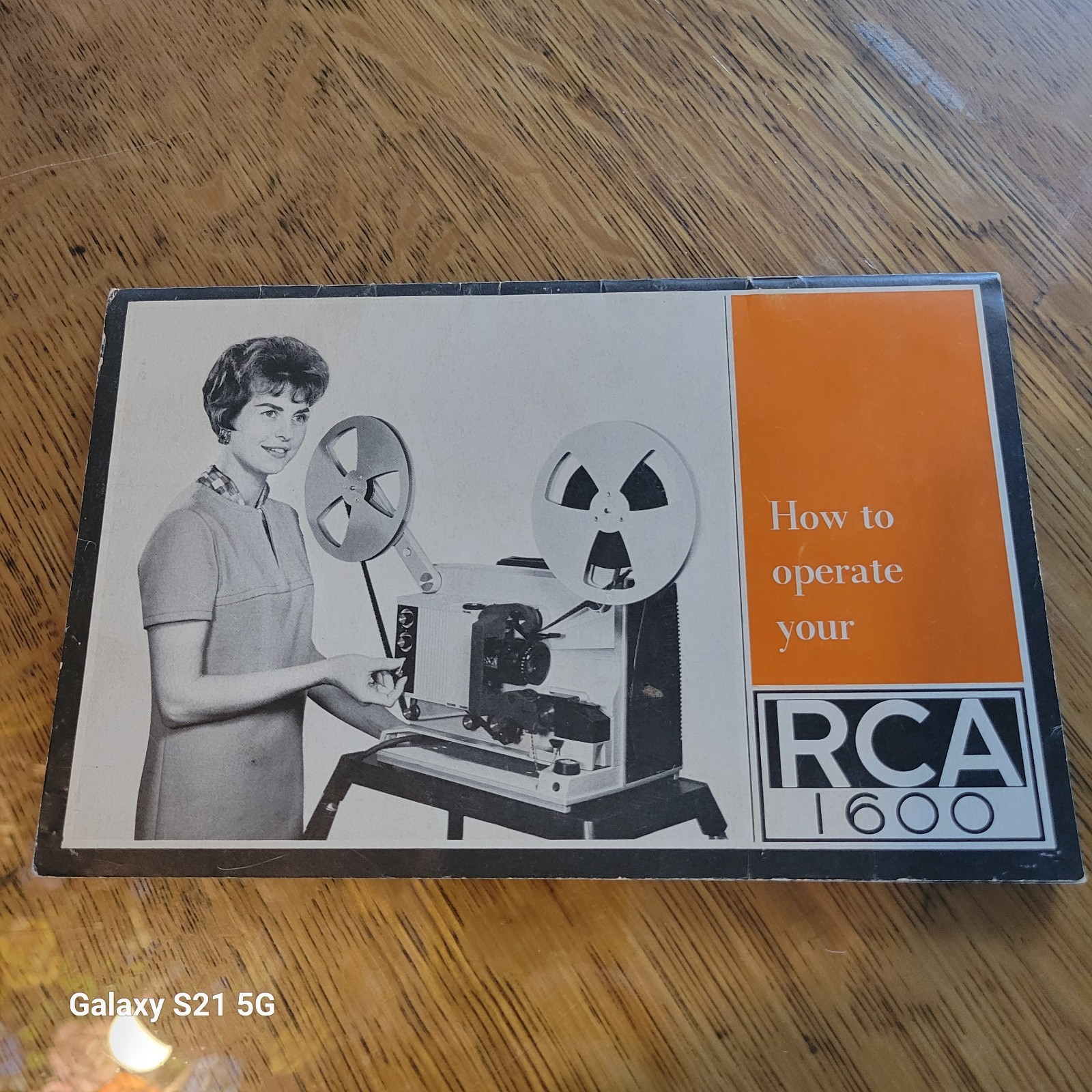VINTAGE RCA MODEL 1600, 16mm FILM PROJECTOR INSTRUCTION MANUAL