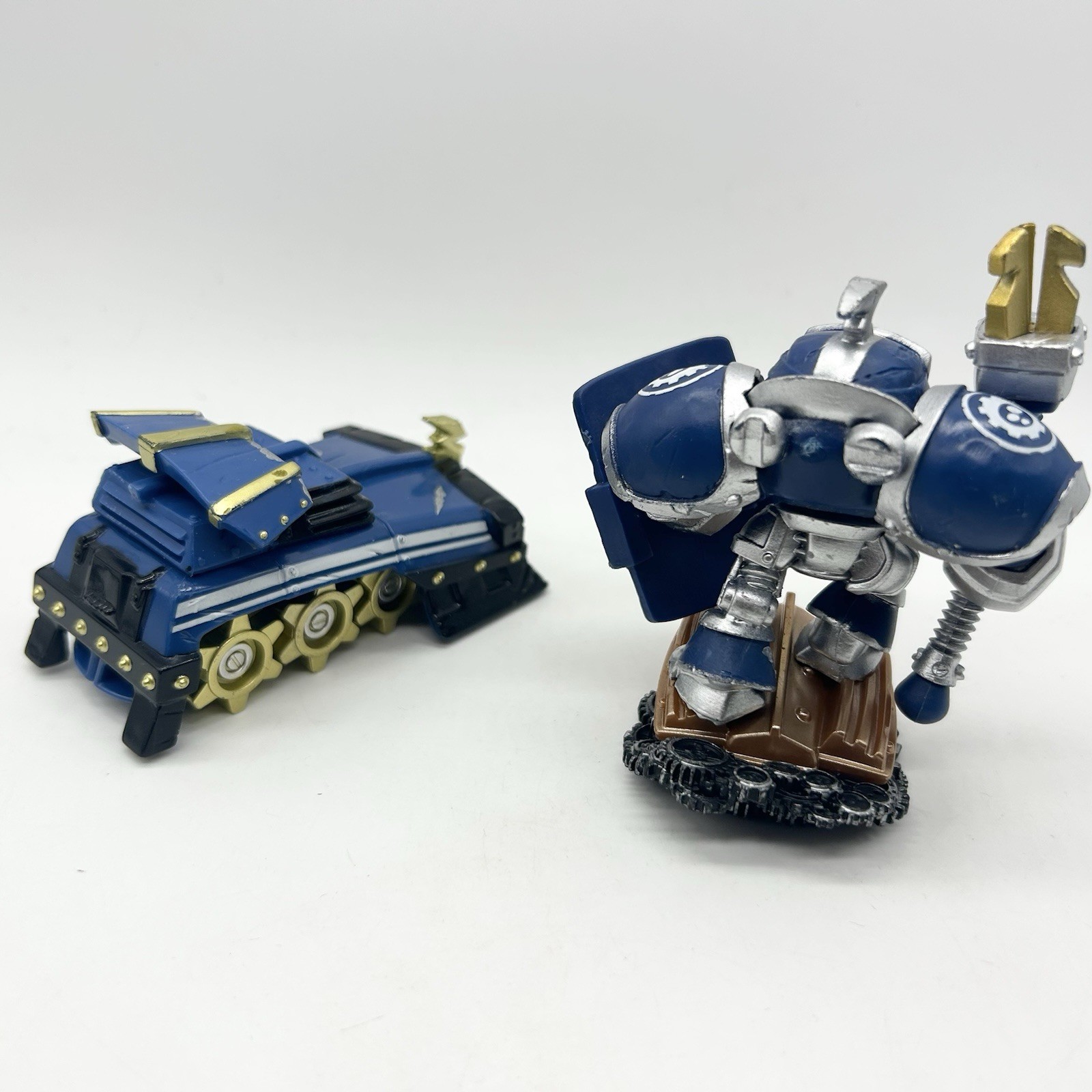 Skylanders Superchargers High Volt Figure & Shield Striker - Tested