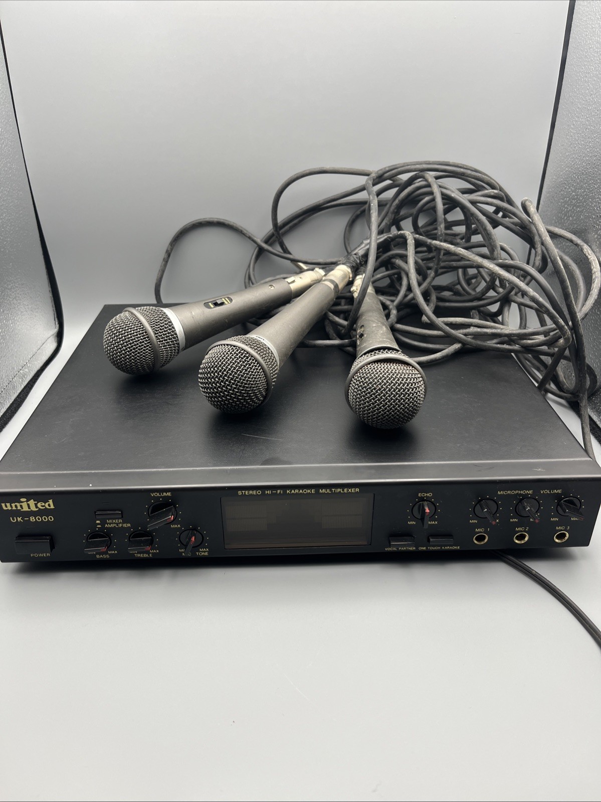United Uk-8000 Karaoke Multiplexer, Amplifier Mixer New + 3 Microphones *READ*
