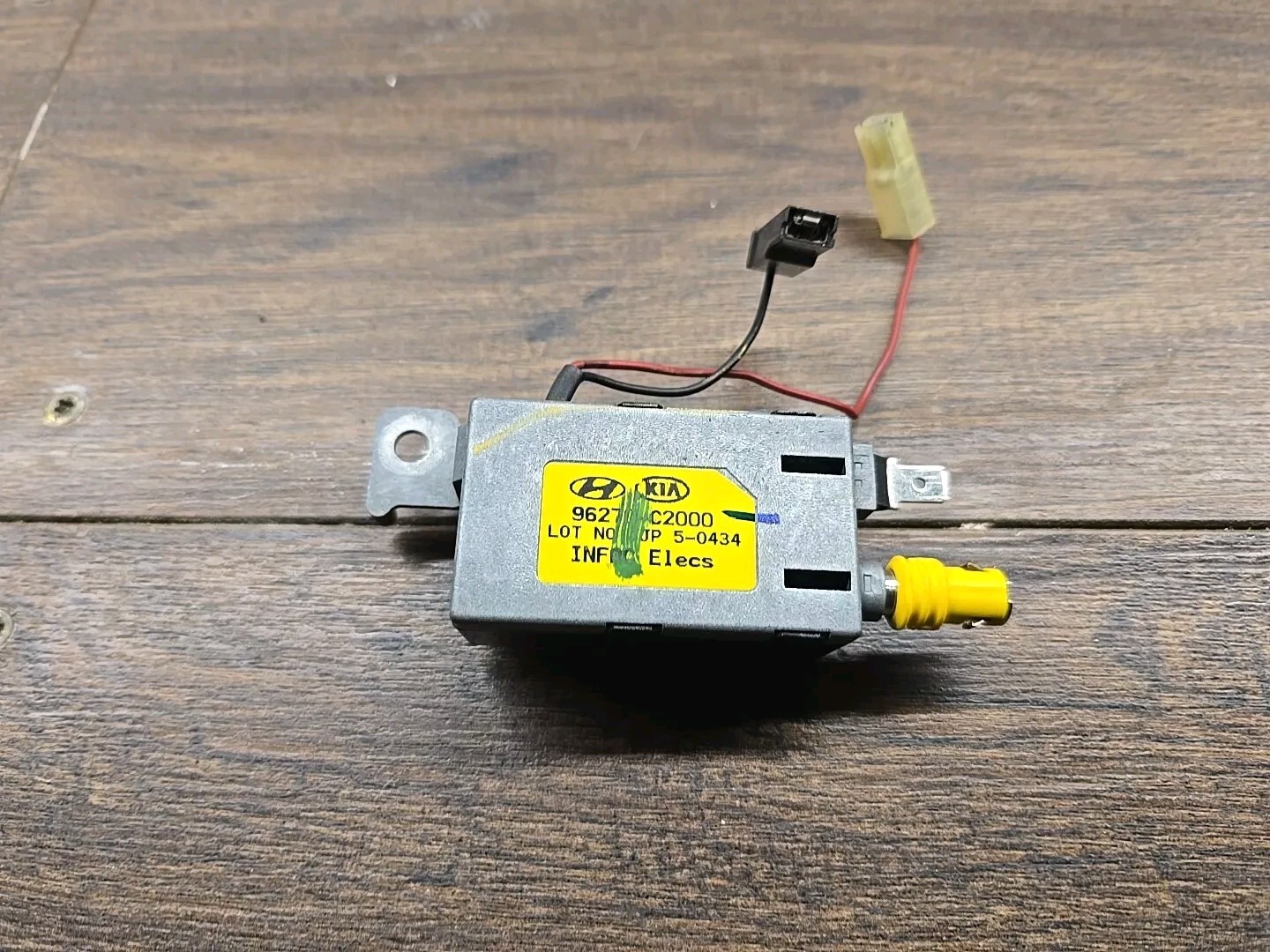 2015-2017 HYUNDAI SONATA AMP AMPLFIER MODULE ANTENNA 96270-C2000 OEM