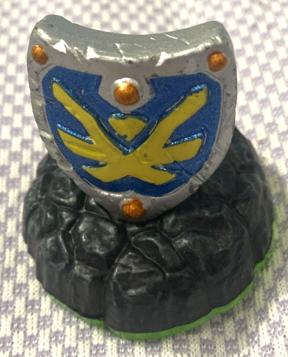 Skylanders Spyro's Adventure Sky Iron Shield Figure