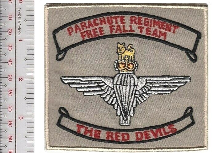 Freefall British Army The Red Devils Parachute Regiment Airborne Team NO TARIFF