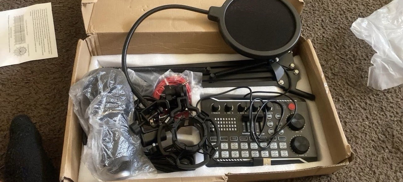 Studio Equipment New Never Used Don’t Need It