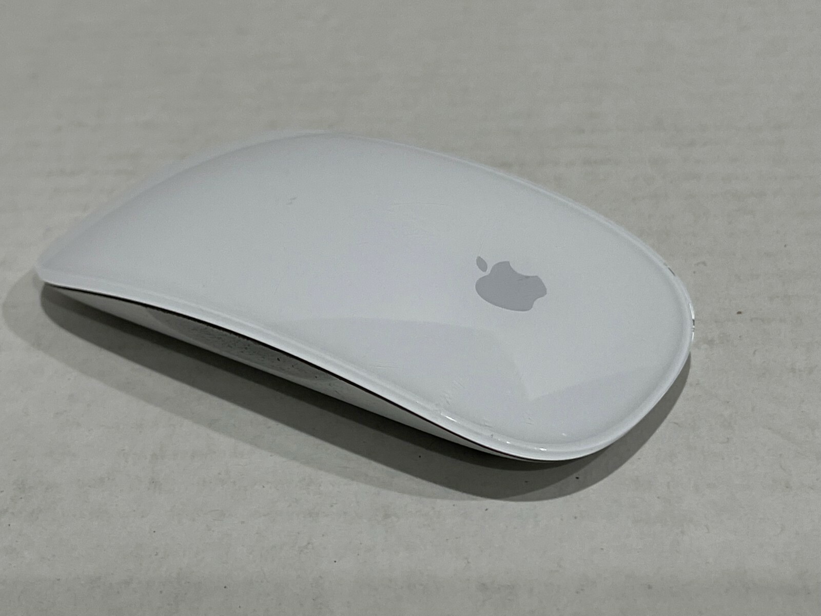 Genuine Apple Mouse A1296 Vdc White Bluetooth Used