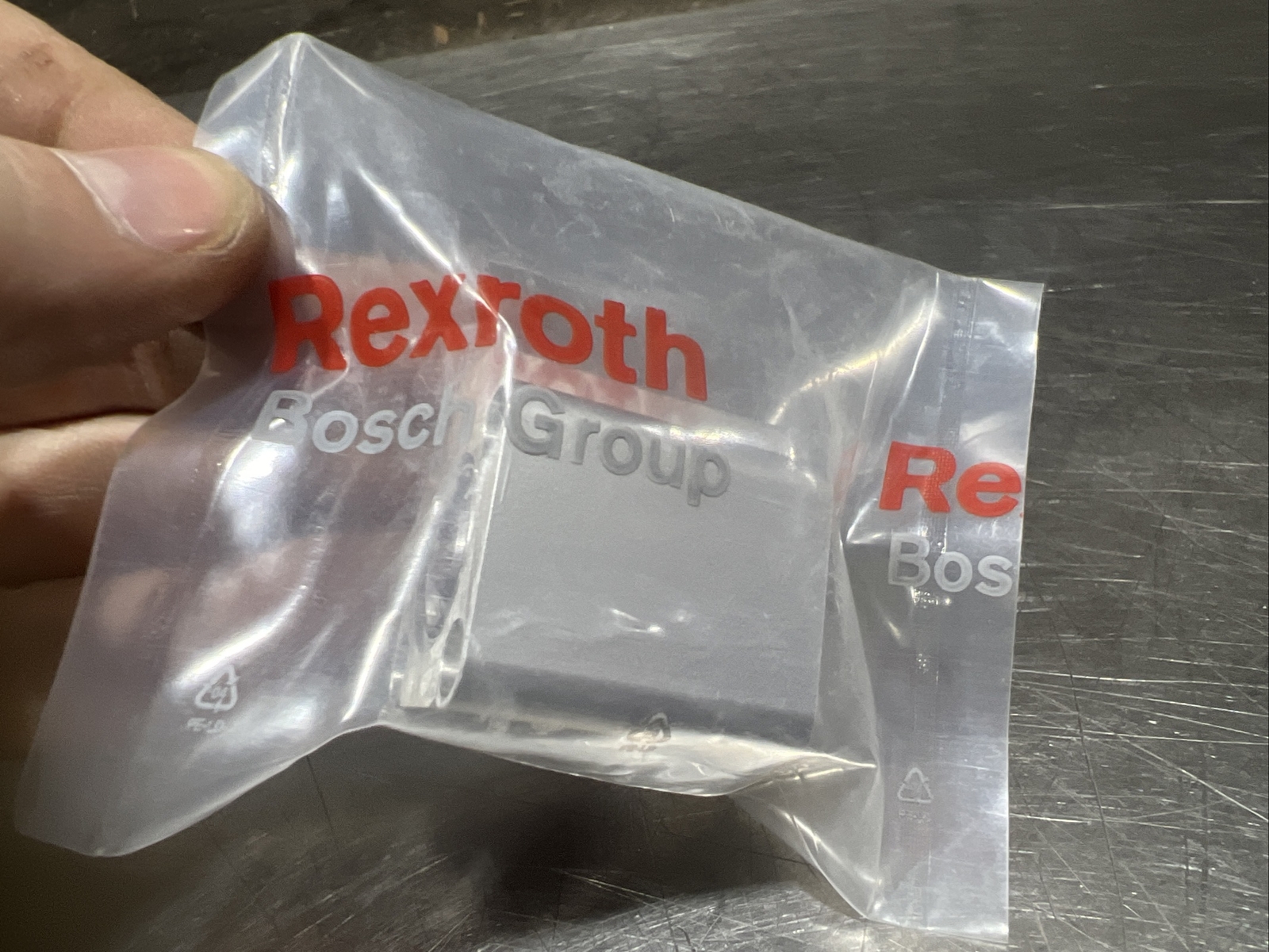 REXROTH 0822406311 COMPACT CYLINDER Nos Surplus