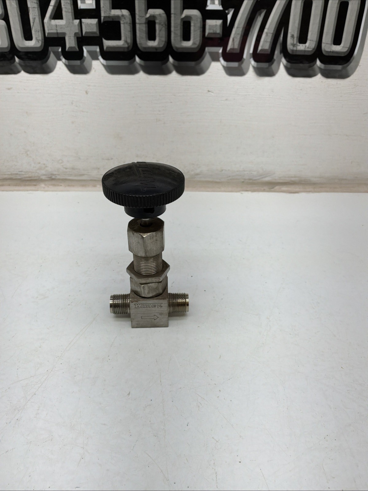 Whitey Manual Needle Valve Stainless Steel 1/4 SS-4VS6