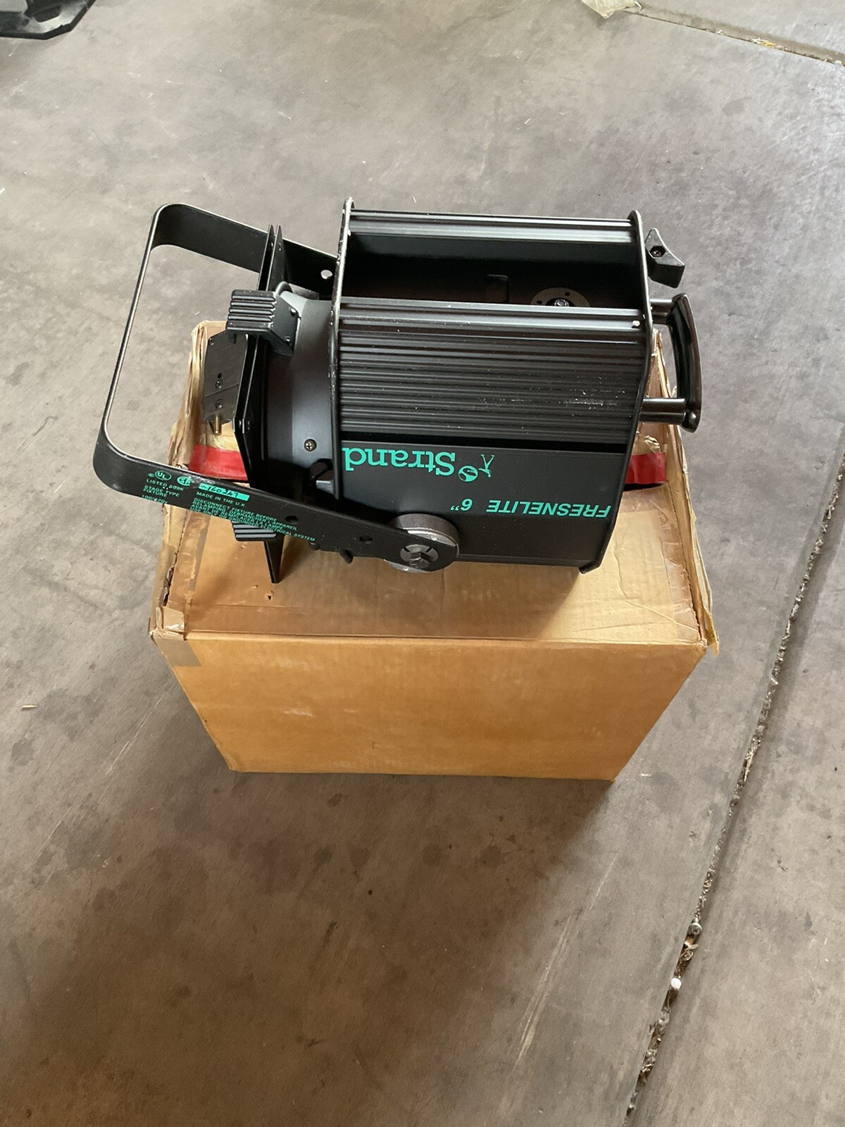 Strand 6" Fresnel Light Fresnelite 1000W  Stage Spot Light/JUA2387