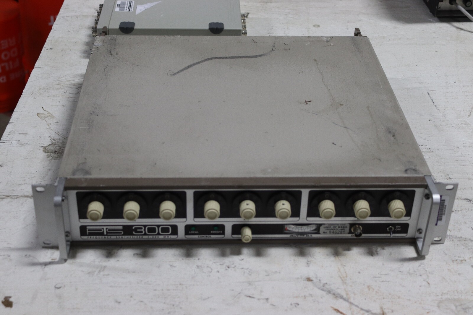 PTS 300 Frequency Synthesizer 0 MHz to 300 MHz