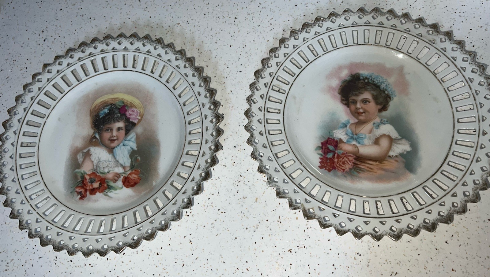 2 Ancientness Porcelain Saxony decrotive porcelain plates