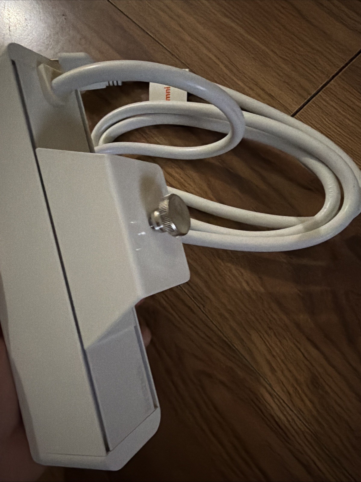 Omni Desktop Power Module 3 Duplex 1 USB Edge Clamp White E511049