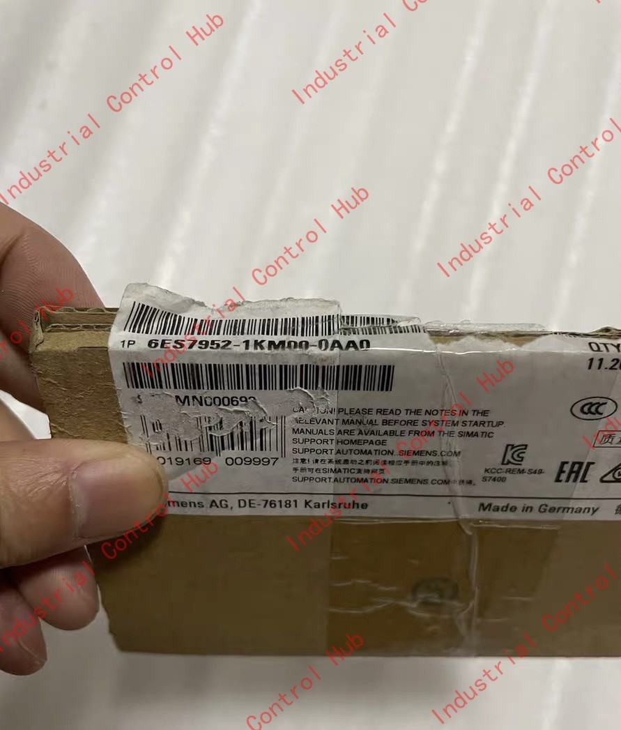 Siemens Memory Card 6ES7952-1KM00-0AA0 6ES7 952-1KM00-0AA0 4MB w/ a small dent
