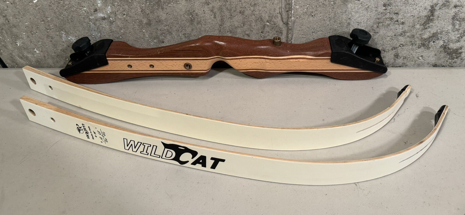 Ragim Archery Recurve Bow, RH Wildcat, 68", LBS:18 Portable Made in ITALY