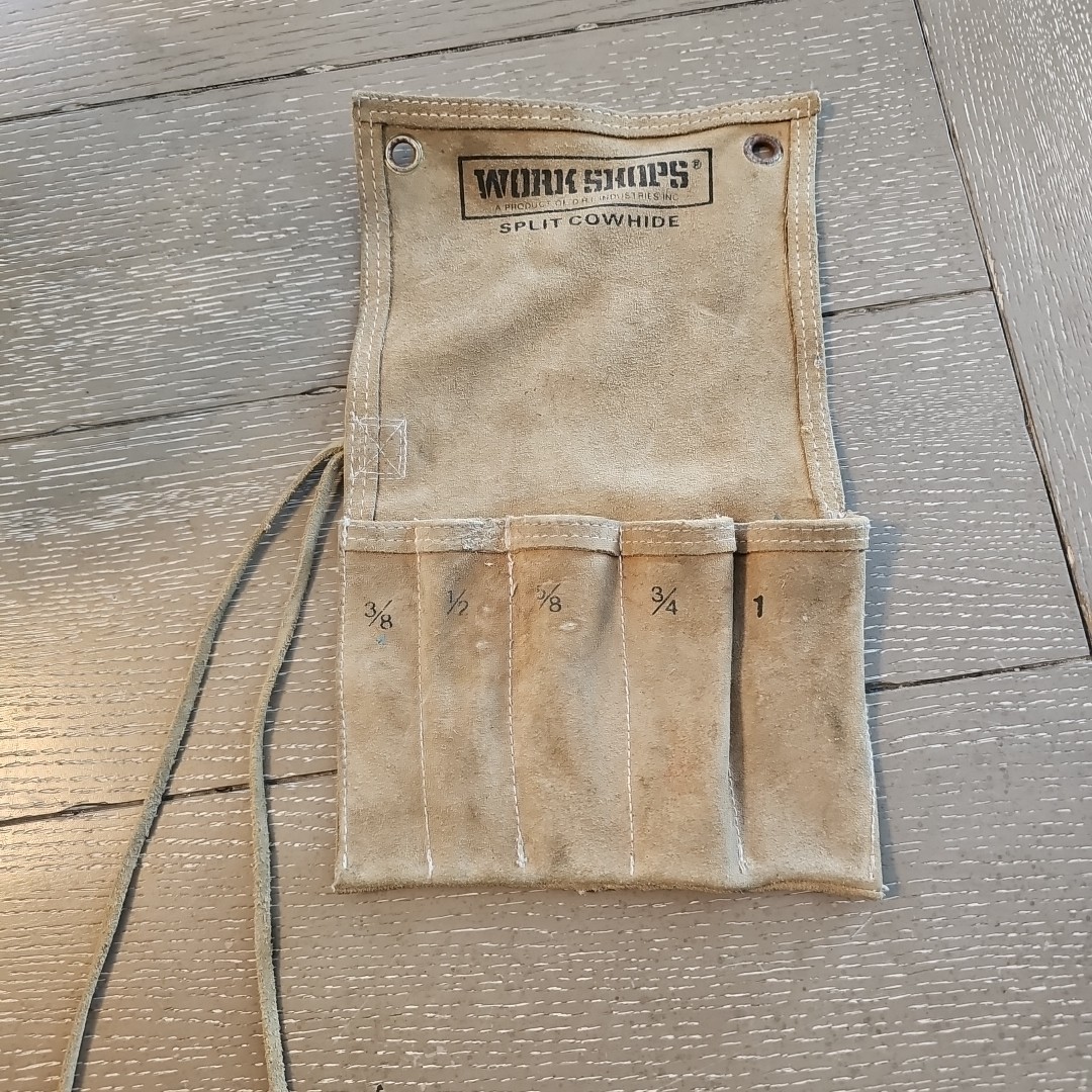 Workshops Split Cowhide Tool Holder Pouch. 7½x12½"