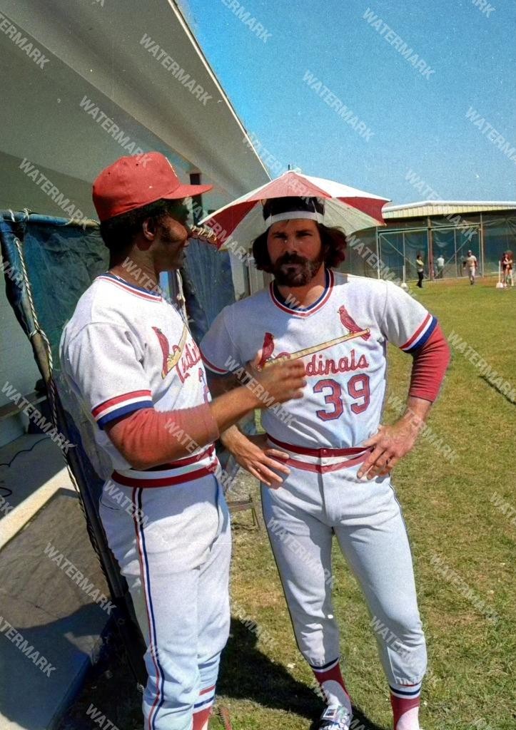 GV733 Al Hrabosky - Lou Brock Cardinals 8x10 11x14 16x20 Colorized Photo