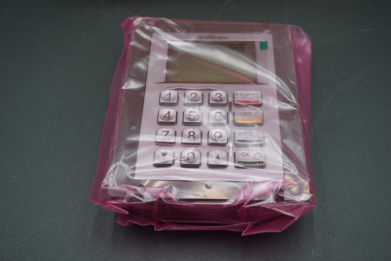 Verifone UX100 Card Reader w/ Display/International Keypad *New Open Box*