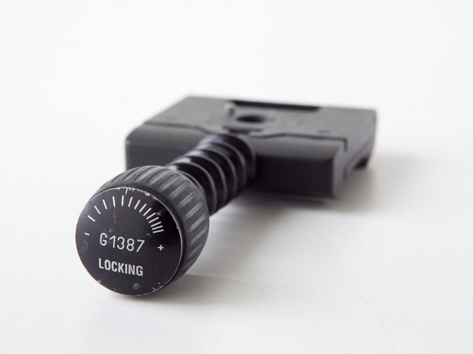 Gitzo - G1387 Dovetail Quick Release Adapter Clamp