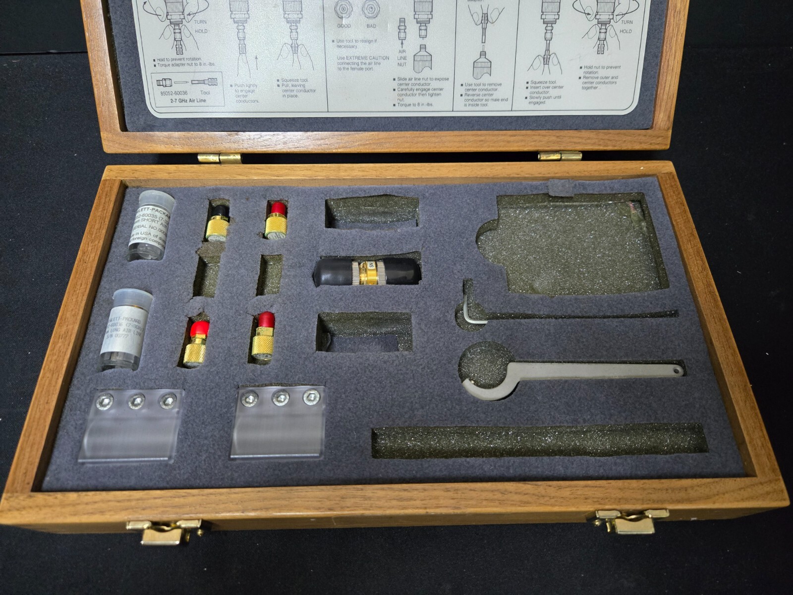 HP 85052C : 3.5mm Precision Calibration Kit  (Missing some parts)