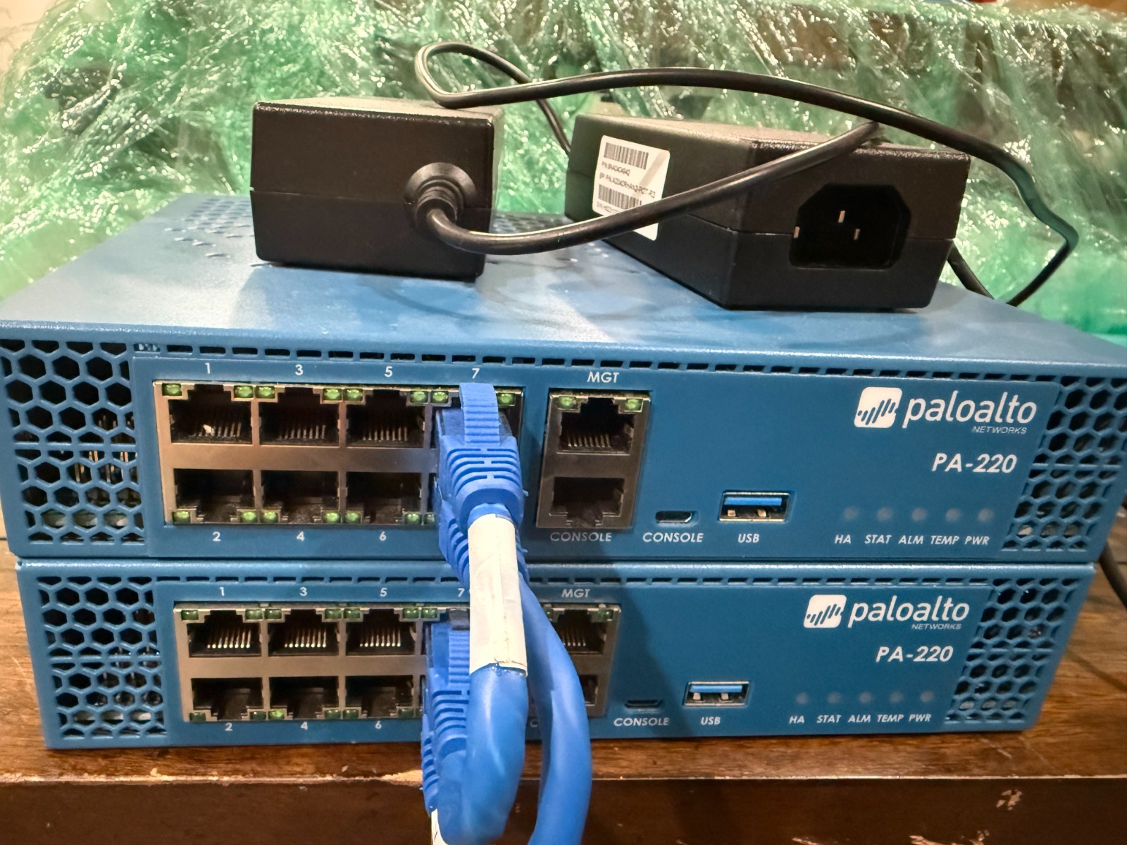 Single palo alto pa-220