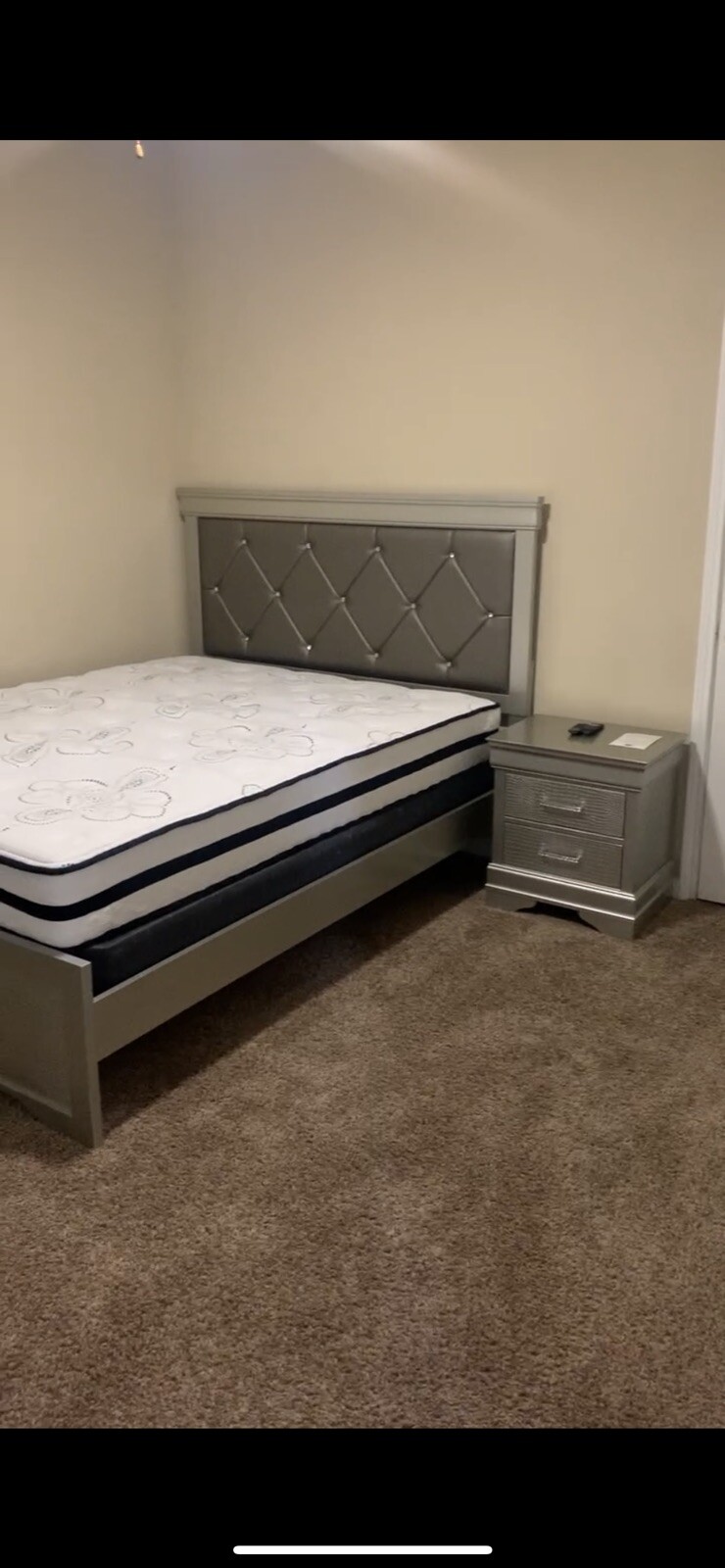Amalia Queen Bedroom Set &  10" Chime Hybrid Queen Mattress Set