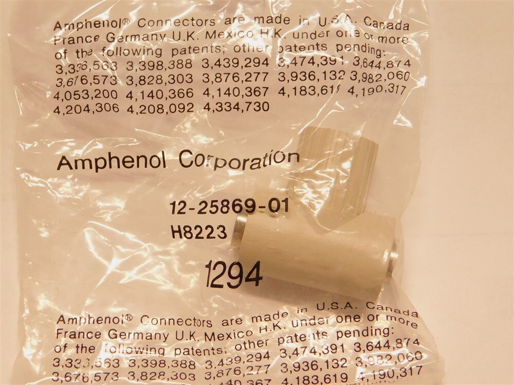 Amphenol 12-25869-01 BNC Insulated Tee Splitter Male / Female / Female