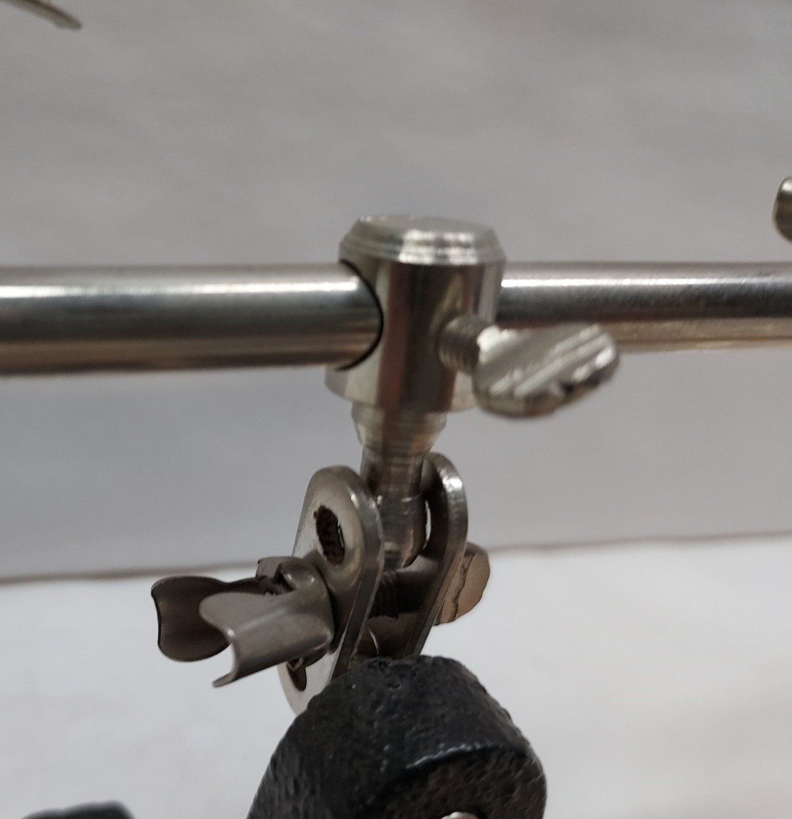 VTG Third Hand Adjustable Fly Tying Tool Stand Magnifying Glass Alligator Clips