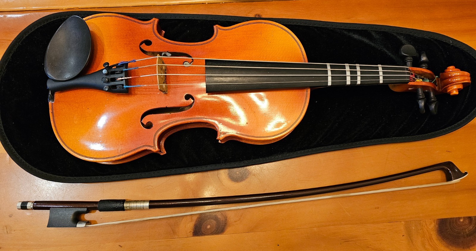 Suzuki Violin Nagoya 1/8 Anno 1992, No. 220, 26939, Bow, Case, Kun Shoulder Rest