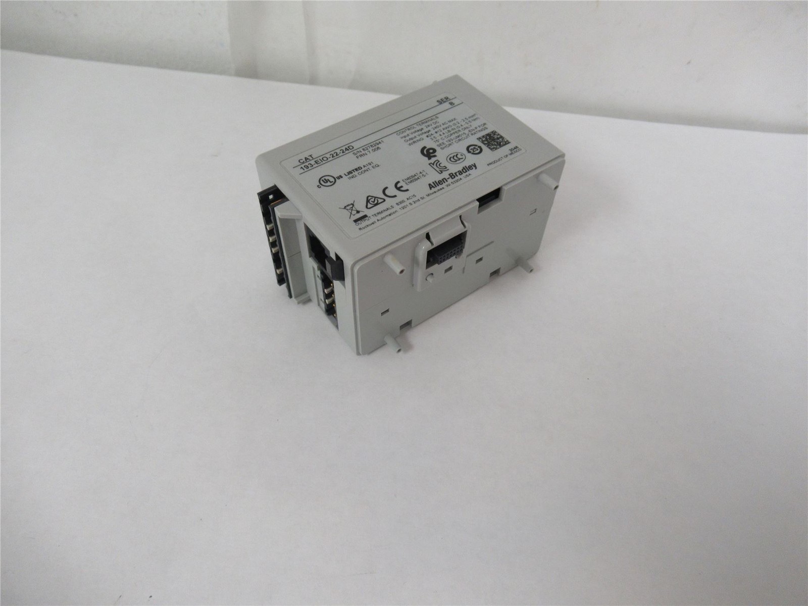 252681 New-No Box; Allen-Bradley 193-EIO-22-24D Control Module 24 VDC