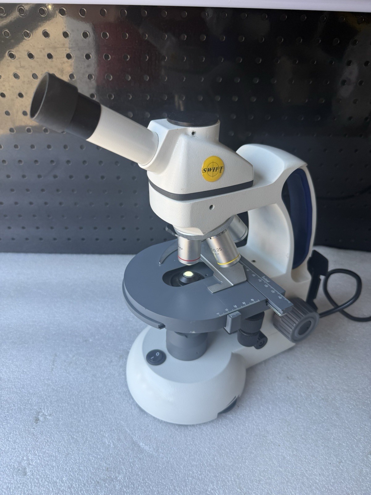 Swift M3600/M3700 Monocular Compound Microscope LED Lab – Tested Working