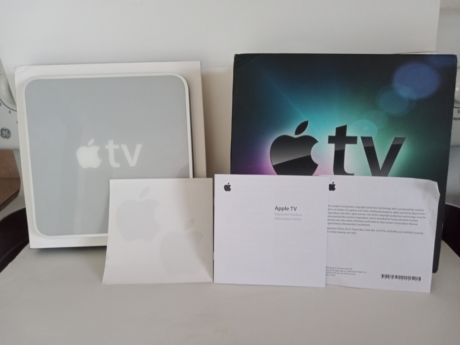 Apple TV MB189LL/A 2008 (No Remote & Untested)