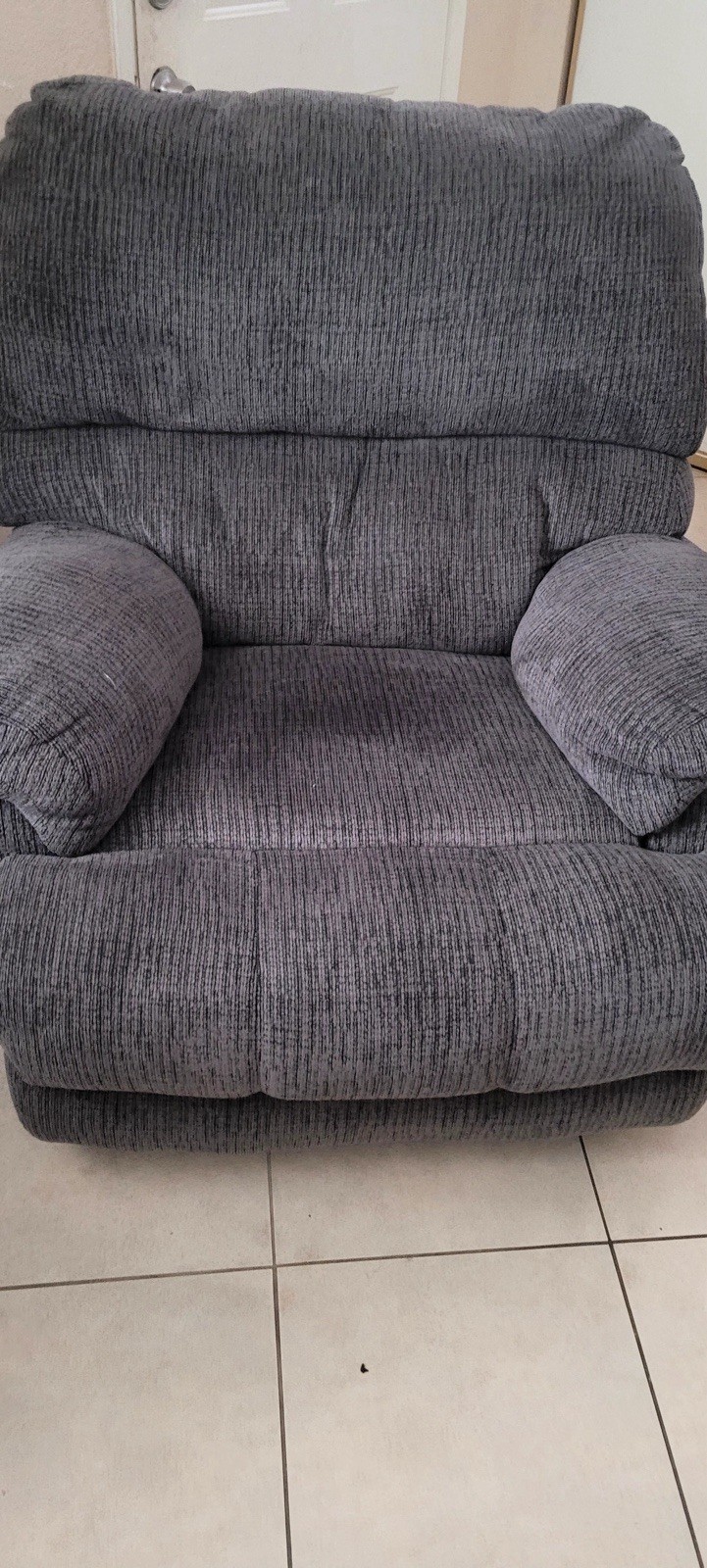Set of 2 Plush Gray Recliners – Ultra Comfortable & Gently Used