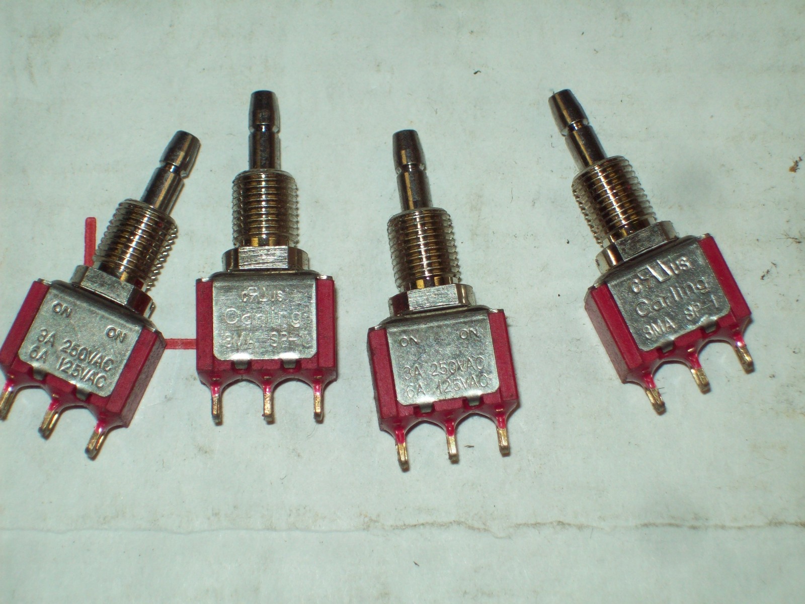 "LOT OF 6" CARLING 3MA SP-1 MINIATURE PUSH BUTTON SWITCH 3-6 AMP 3A/250V 6A/125V