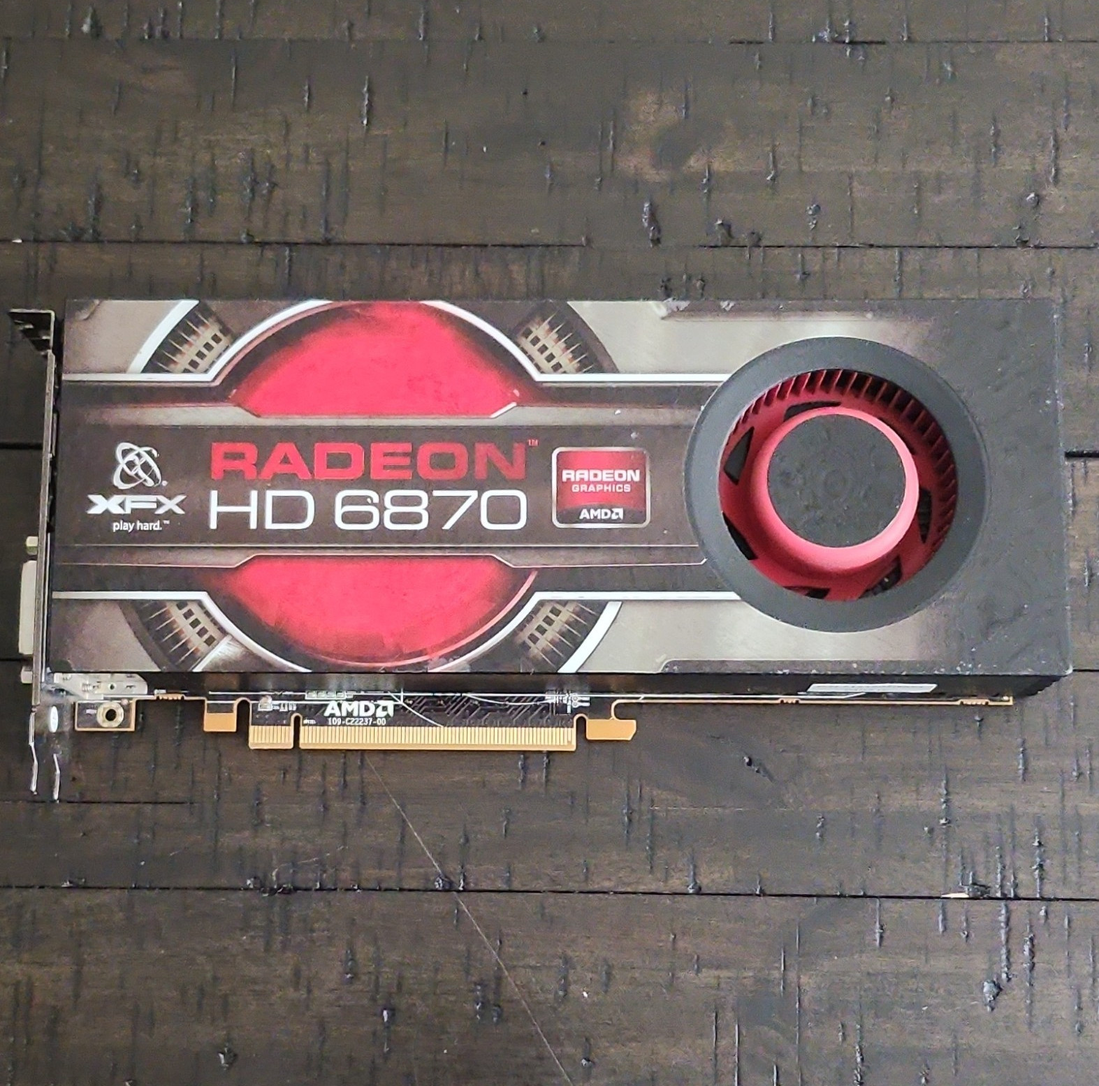 XFX AMD Radeon HD 6870 1GB GDDR5 PCI Express x16 DirectX 11 HDMI DVI DP