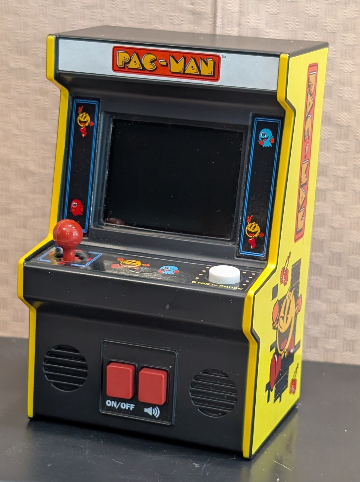 Bandai Namco Basic Fun PAC-MAN Handheld Mini Arcade Game Tested & Working