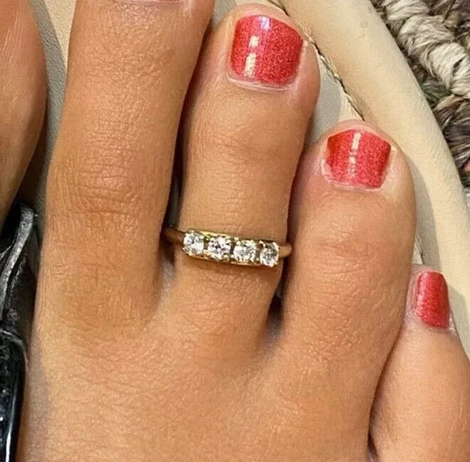 Round 0.10Cts Simulated Diamond Women's 4 Stone Toe Ring 925 Sterling Silver