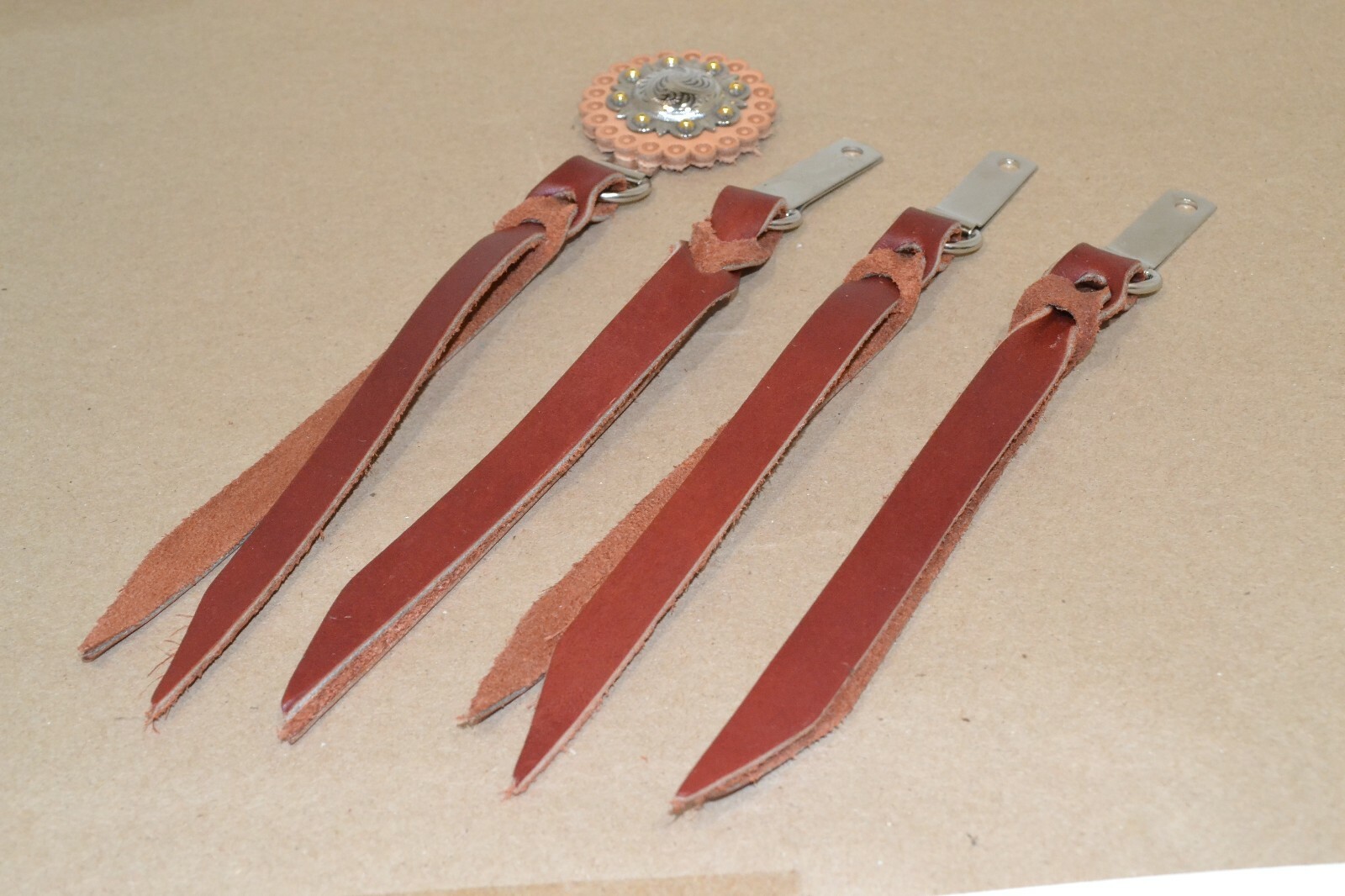 Decorative Saddle strings - Burgundy - 1/2" x 7" w/ Clip & Dee - 4 pack  (E463)