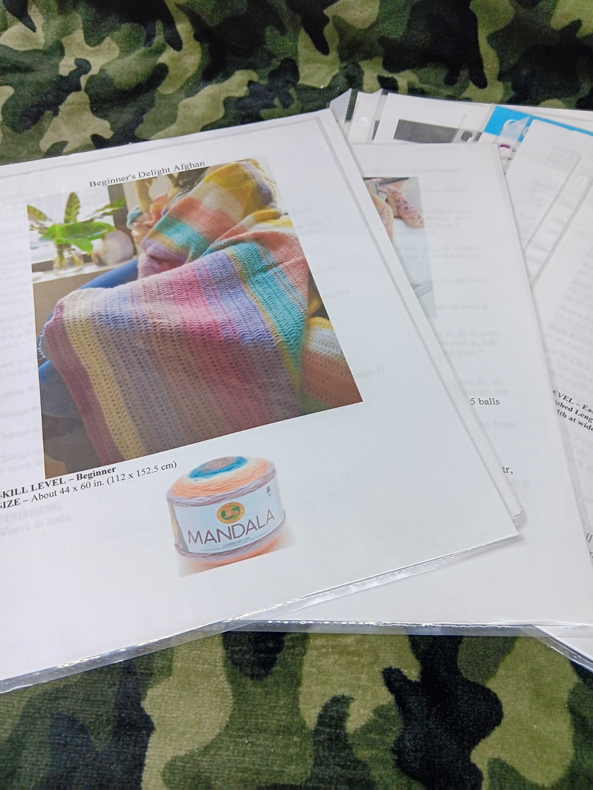 Crochet 25 Patterns Mixed Bundle Loose Leaf Clear Sleeved Colored Photos Copies
