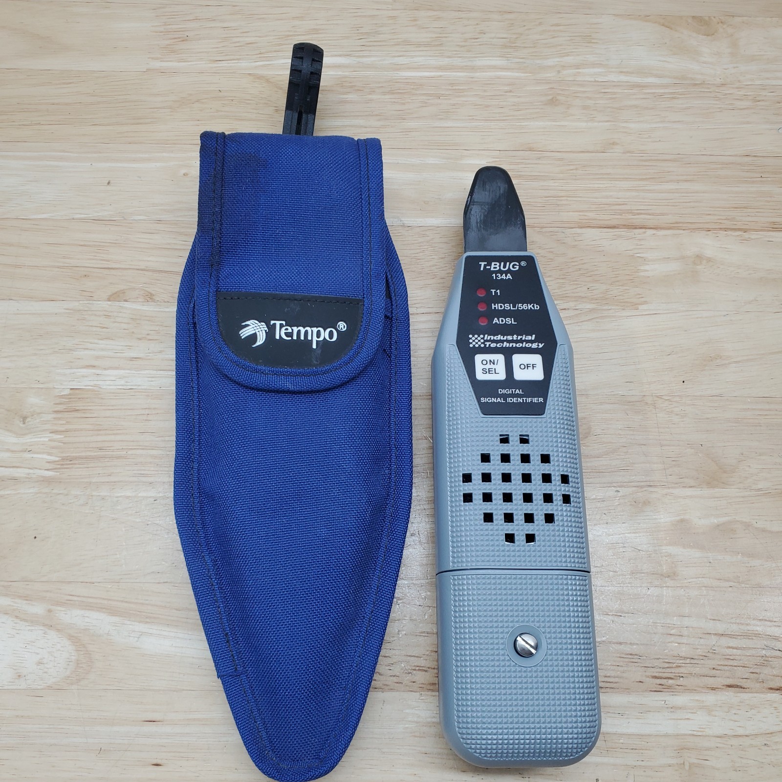 Tempo T-BUG 134A Probe with Case Digital Signal Identifier & Network Tester