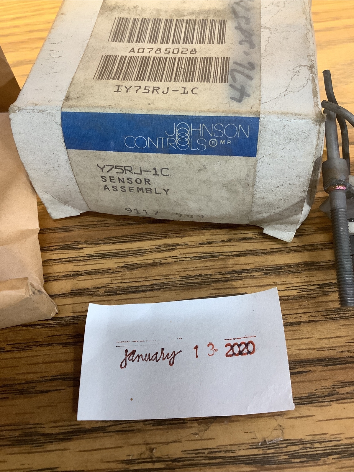 New Johnson Control Y75RJ-1C Baso Flame Sensor Assembly #1