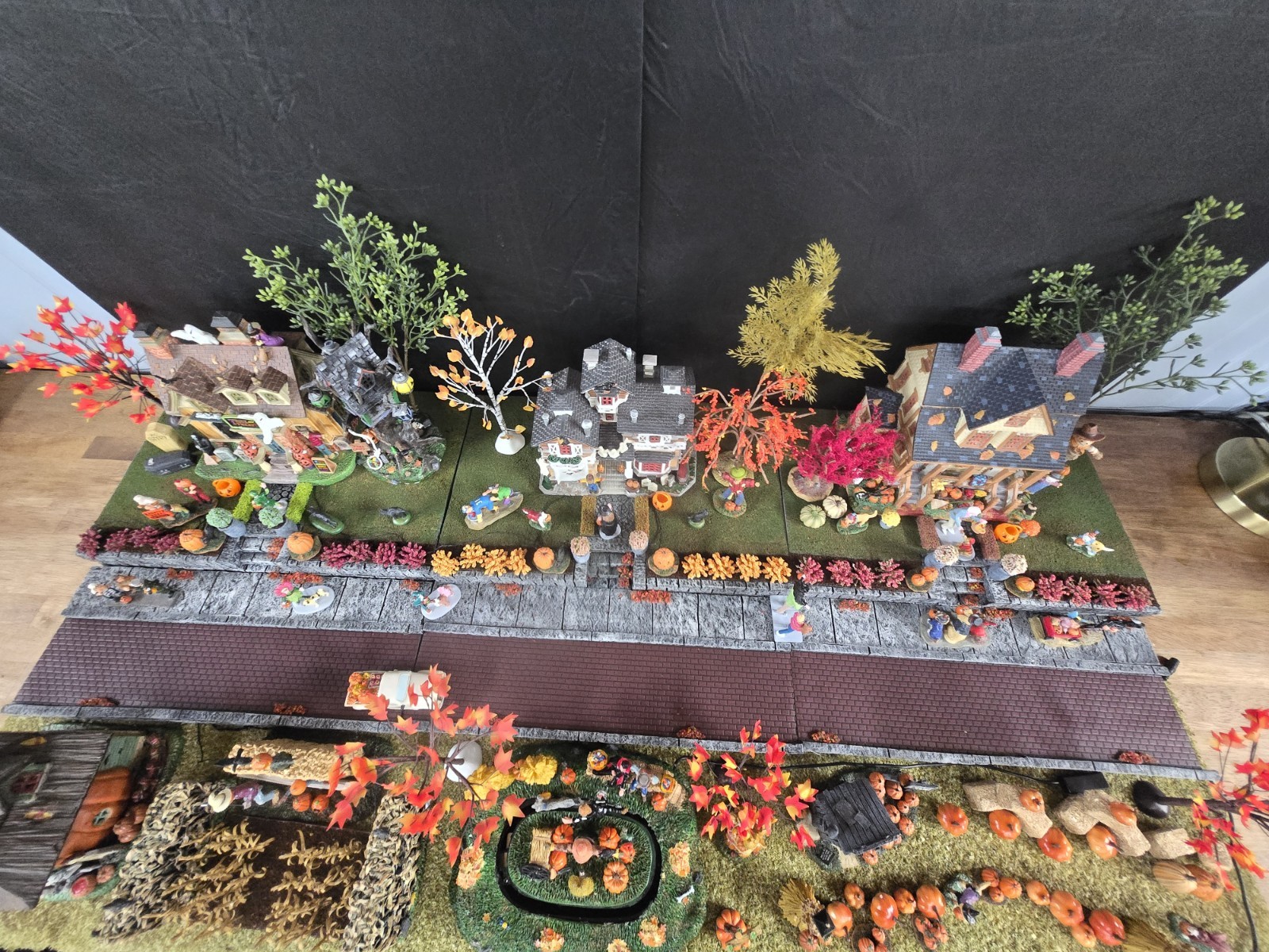 Department 56 Lemax Halloween village trick or treat lane village platform