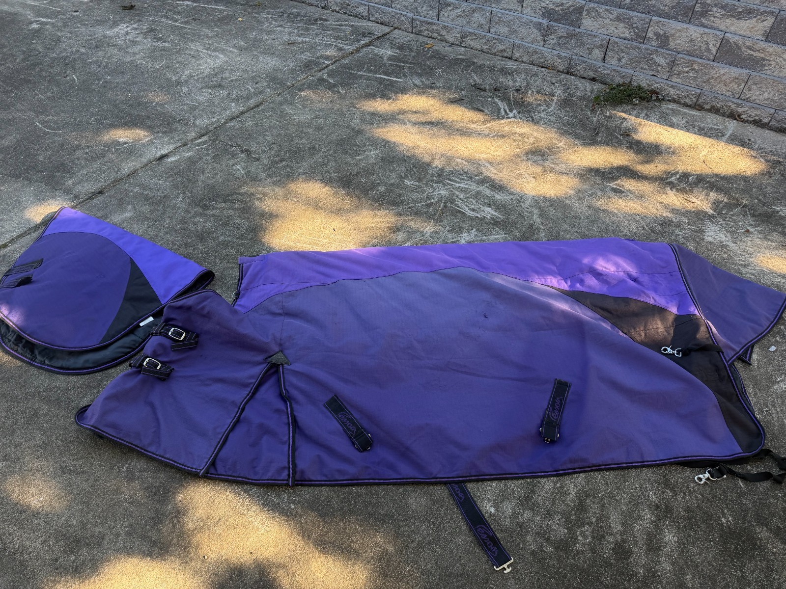 84” Pessoa Heavyweight Turnout Blanket w/ Hood