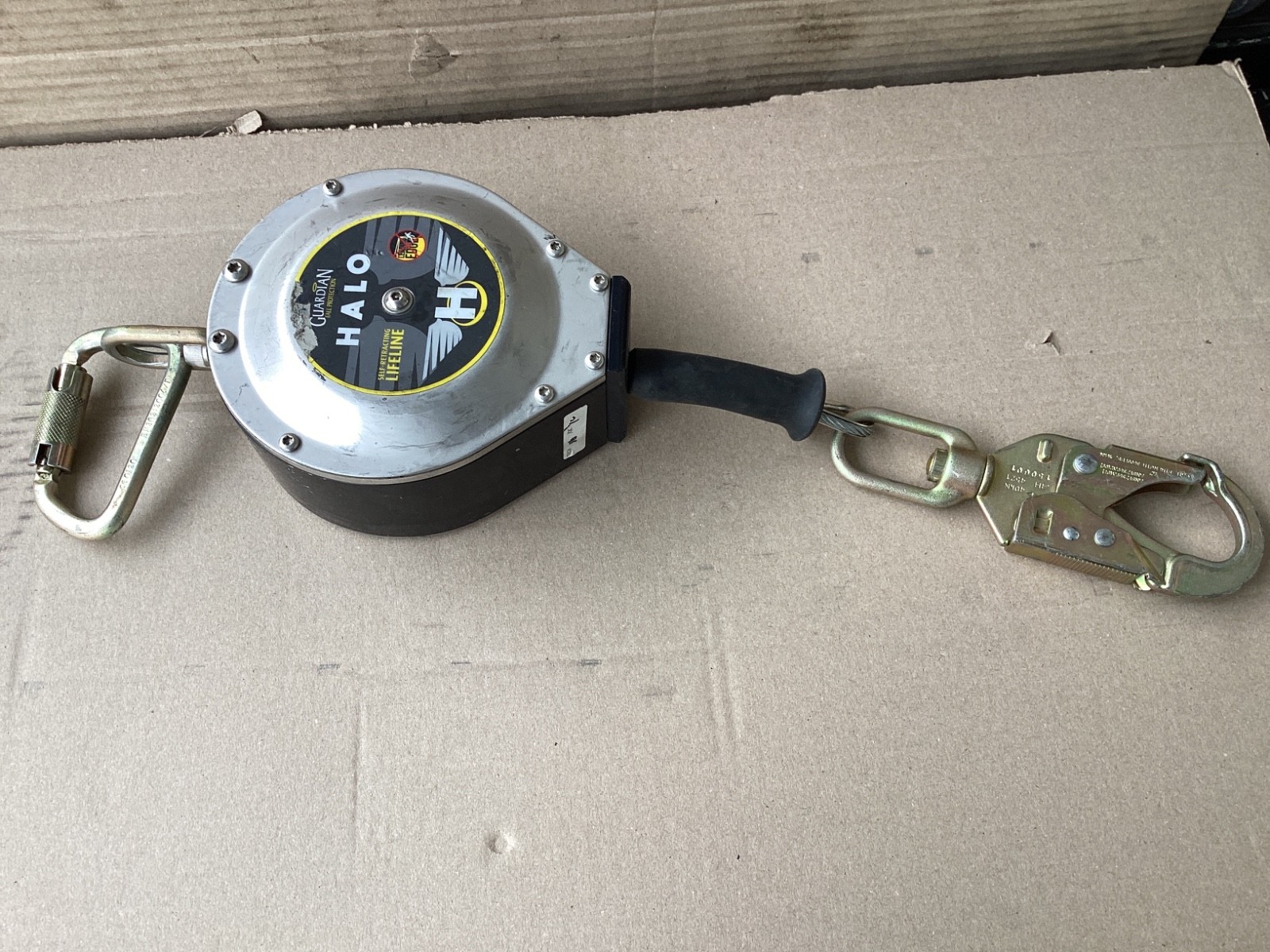 GUARDIAN HALO FALL PROTECTION 20' - 3/16" SELF RETRACTING H819942