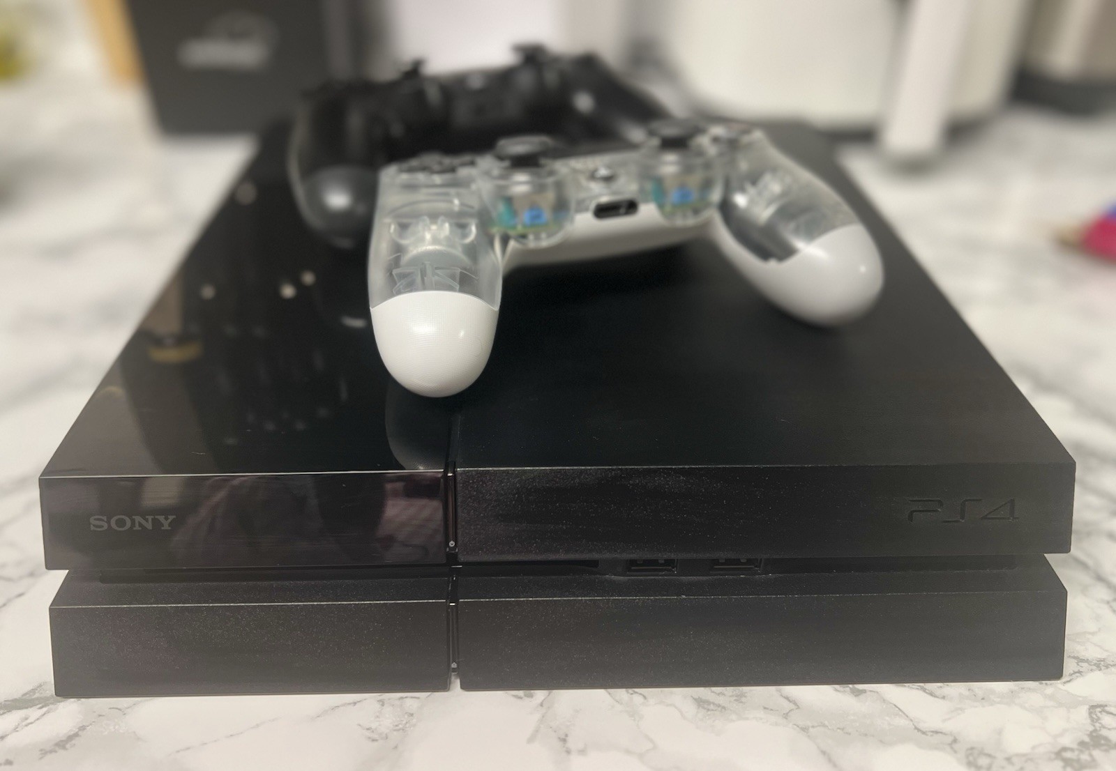 Sony PS4 500GB Console Bundle w/ 11 Games – Works Great