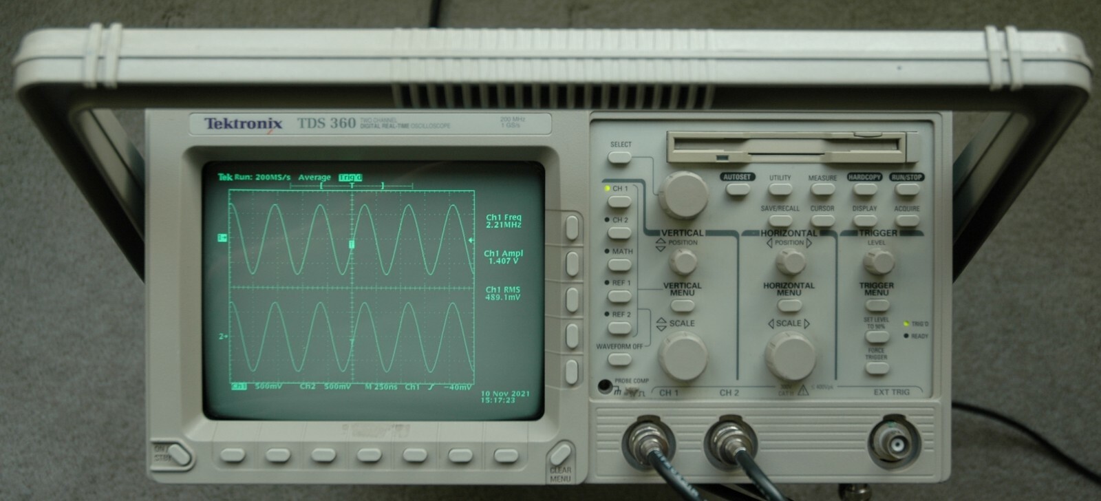 Tektronix TDS 360 200Mhz Digital Oscilloscope, Calibrated, No error in history