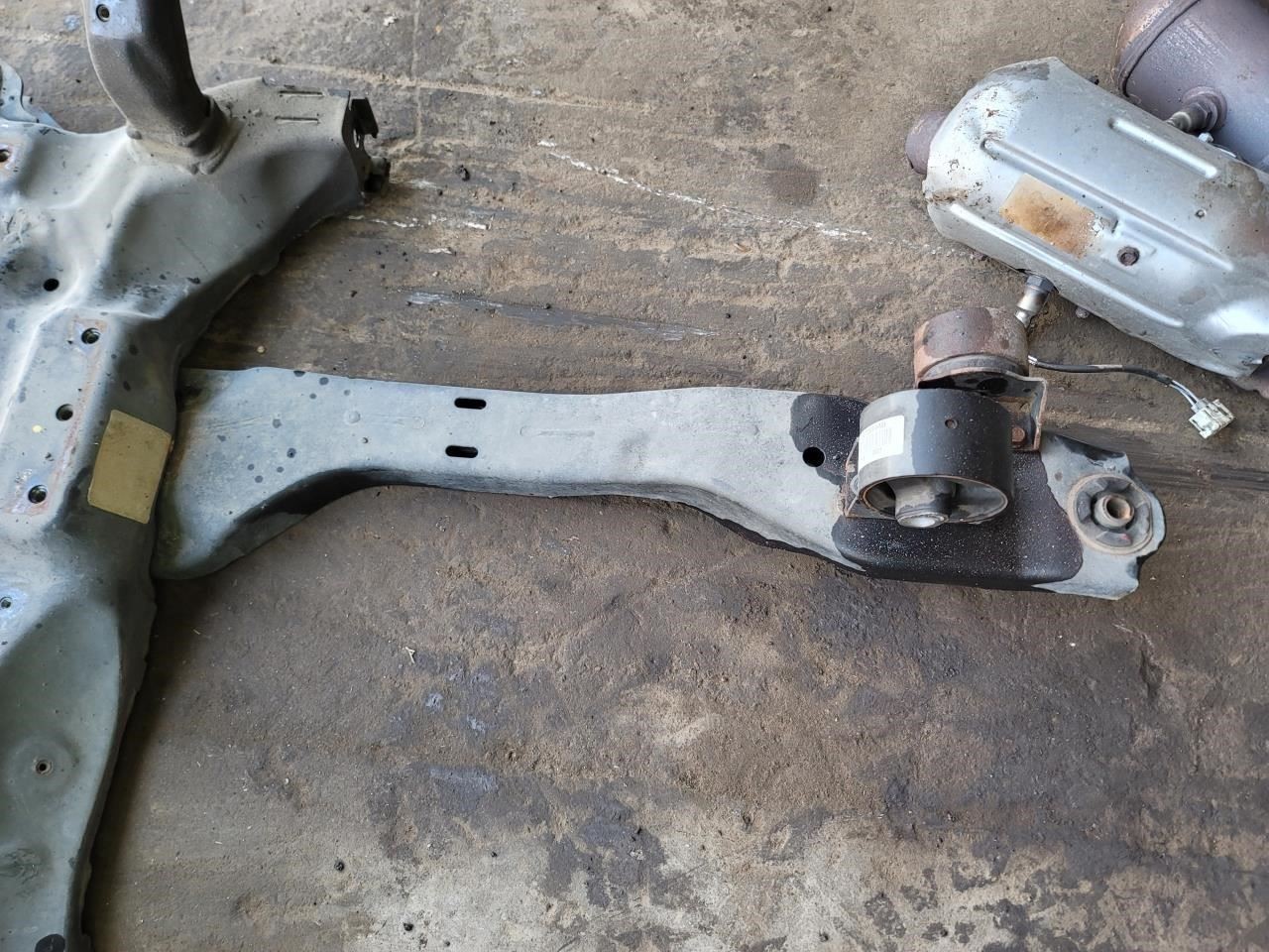 CARAVAN   2012 Crossmember/K-Frame 2152764