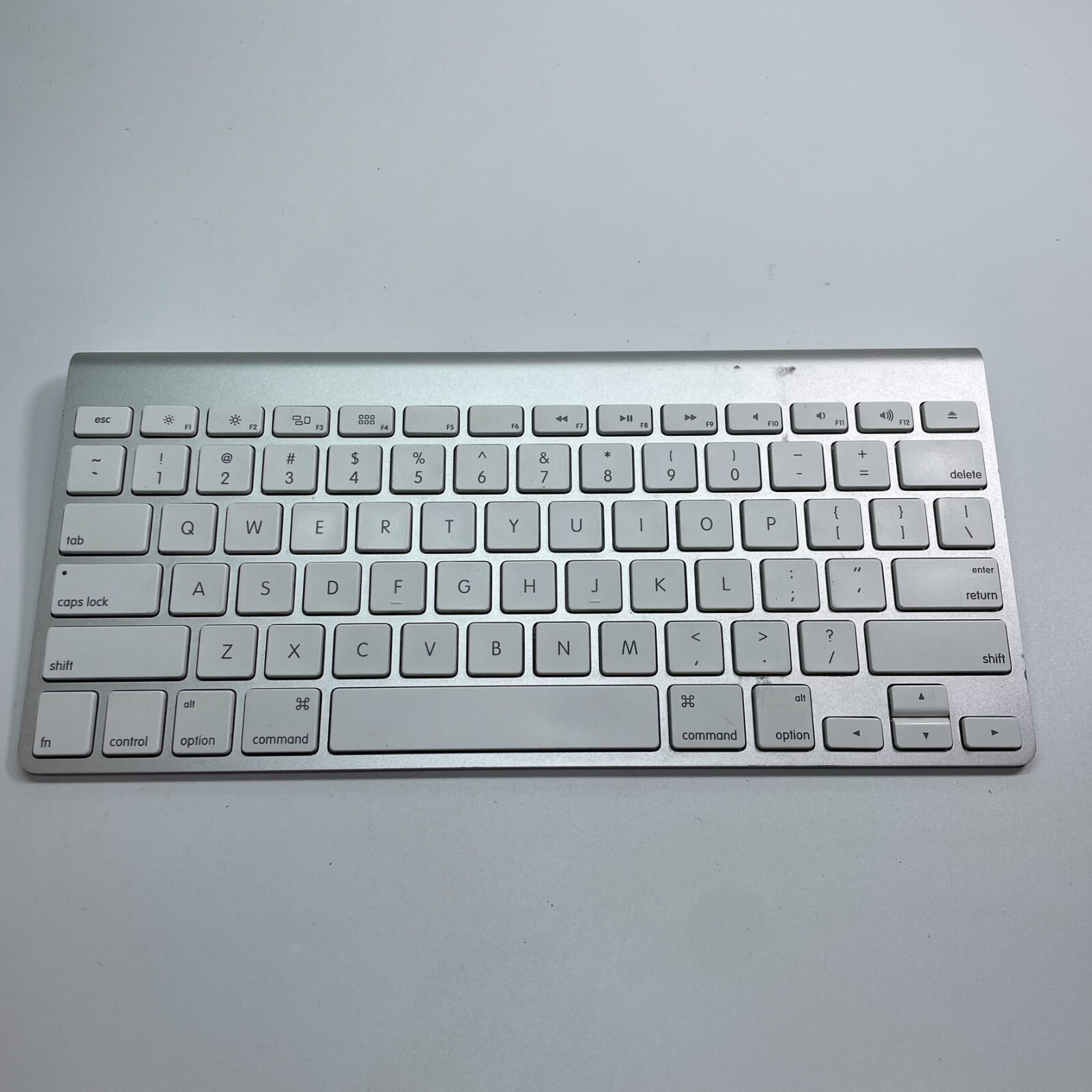 GENUINE Apple Wireless Bluetooth Keyboard A1314 Mac Aluminium Free Shipping