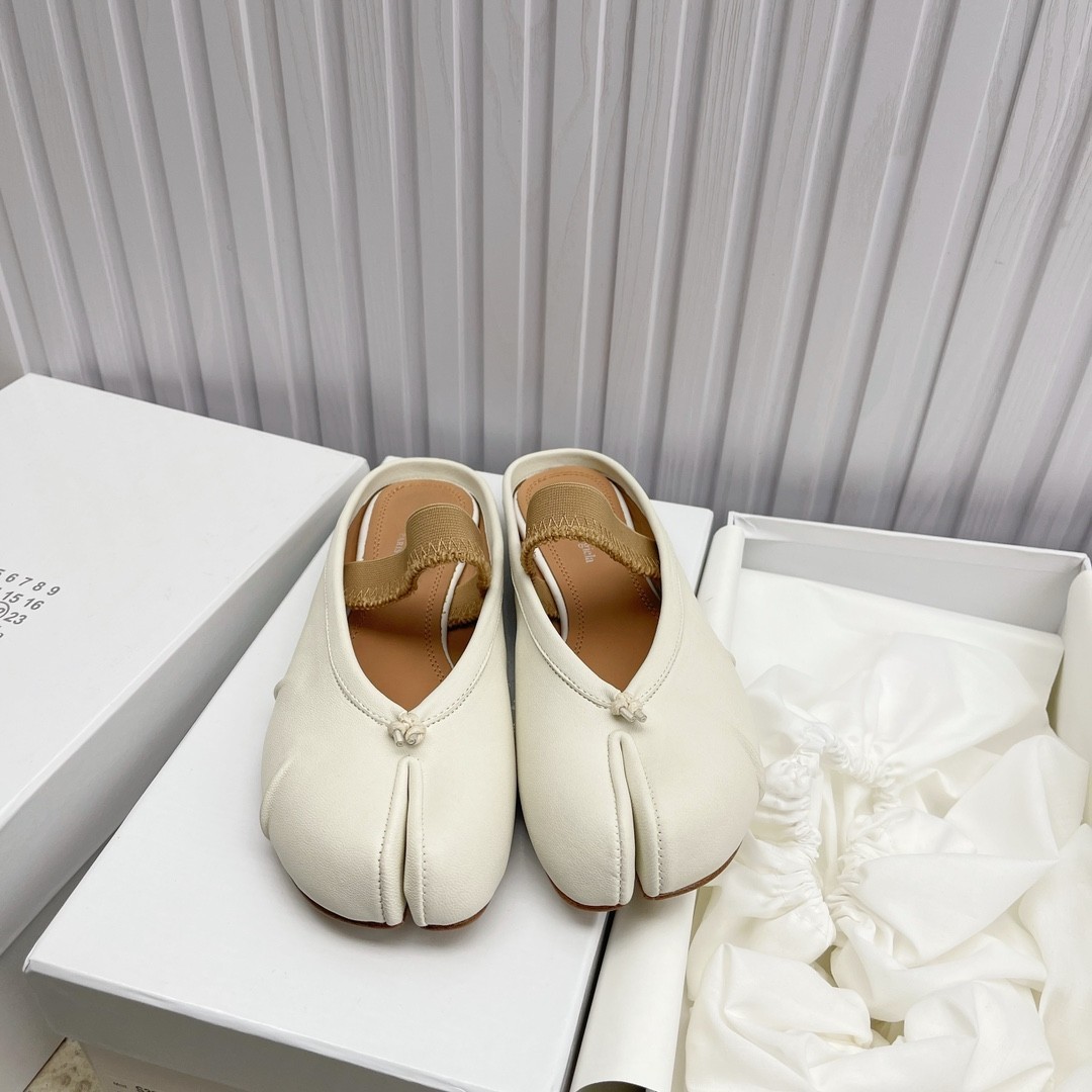 Maison Margiela Highly Popular & Comfortable Split-Toe Shoes — Size 38