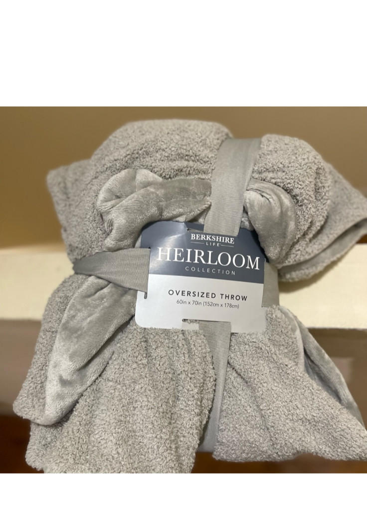 Berkshire Life Heirloom Collection Oversized Throw Size 60'X 70'