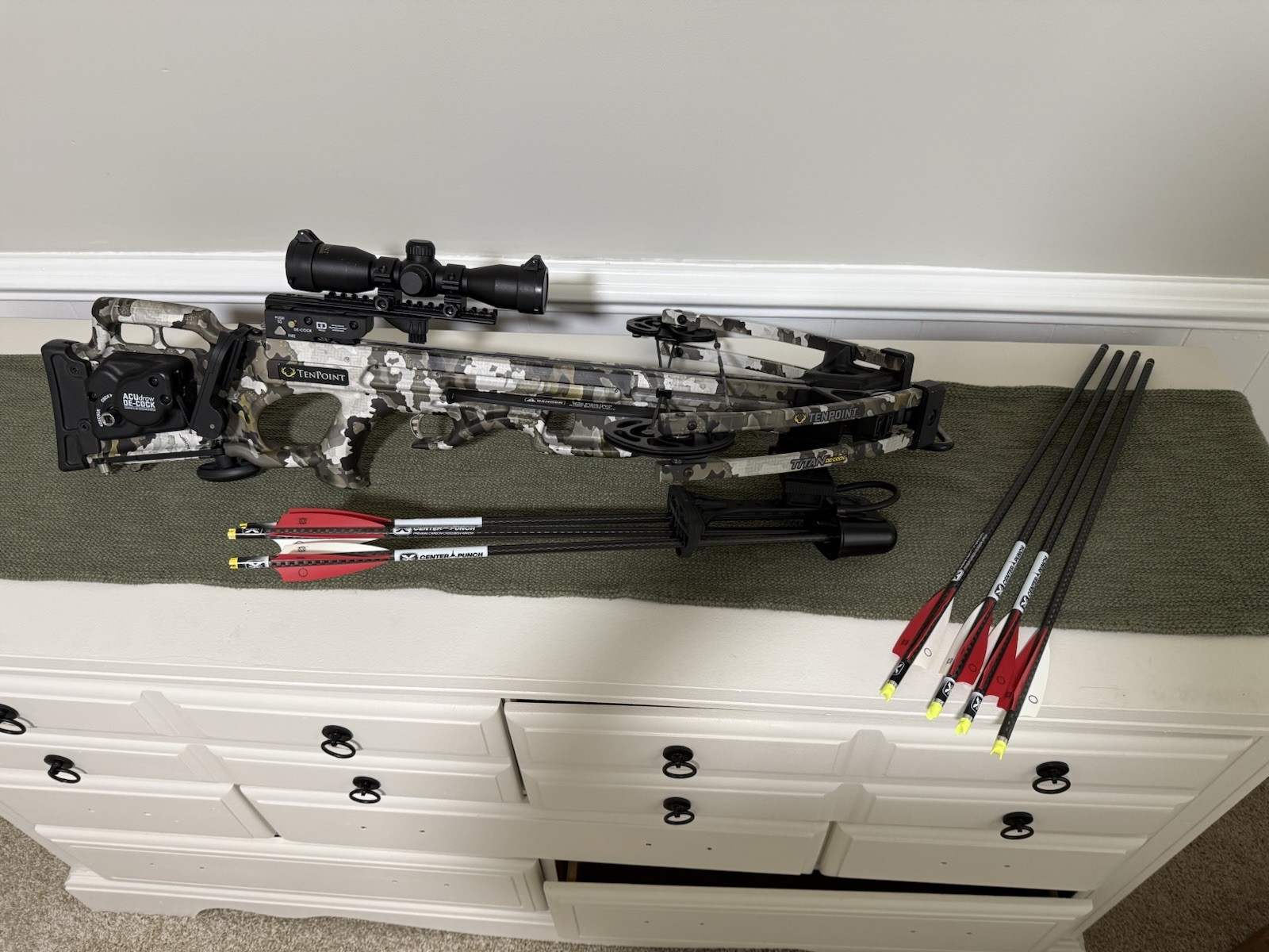Tenpoint Titan Decock